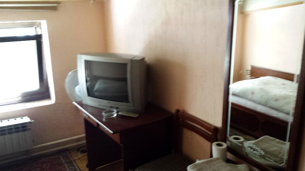 Guest House Gaja Novi Sad Oda fotoğraf