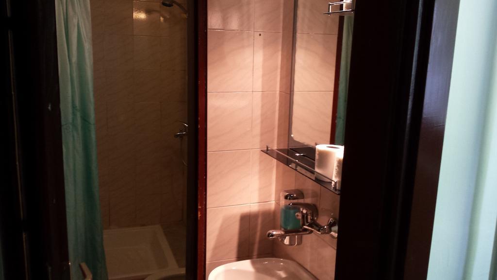Guest House Gaja Novi Sad Oda fotoğraf