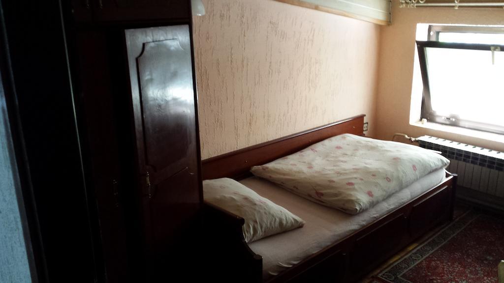Guest House Gaja Novi Sad Oda fotoğraf