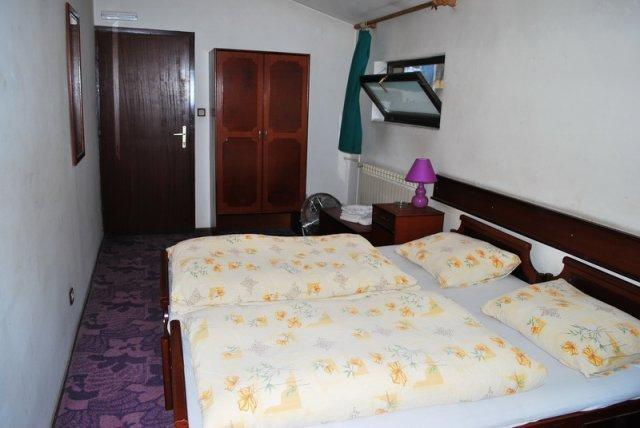 Guest House Gaja Novi Sad Oda fotoğraf